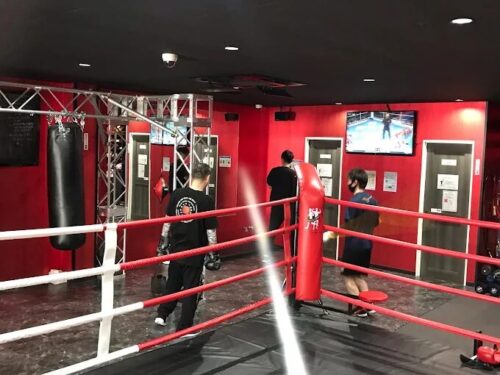 トータル格闘技ジムRED LINEの店内画像３
