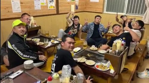 鎌ダ雅也の画像3
稽古後にはビールで乾杯！